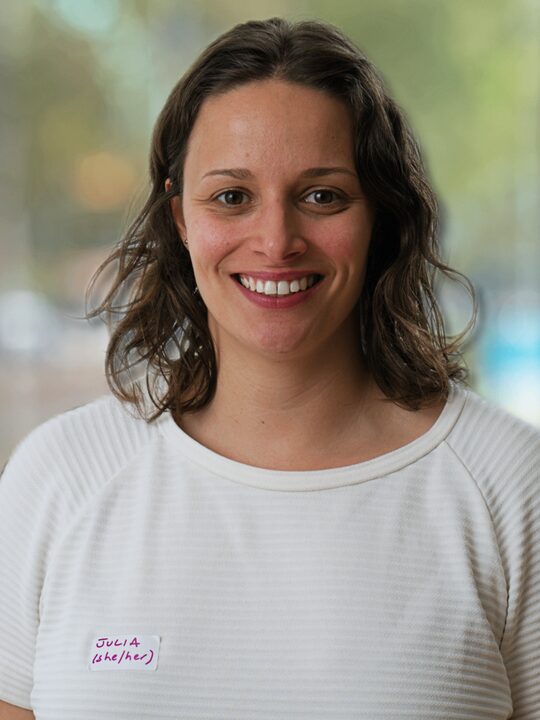 Julia Baron headshot